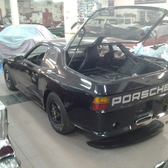 Classic Porsche Restoration in Garage Workshop - curtiscustoms.com