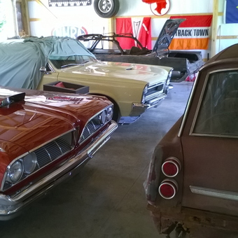 Classic Cars and Garage Decor with Vintage Signs - PMD GUY from Bucyrus, Kansas