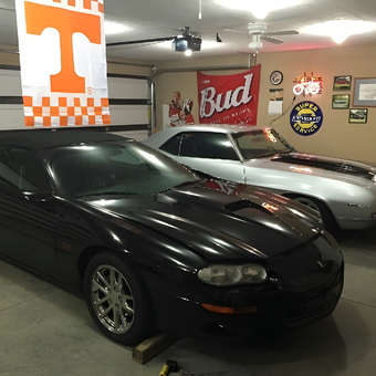 Classic Car Garage with Wall Signs and Decor - Joe from Corryton, Tn