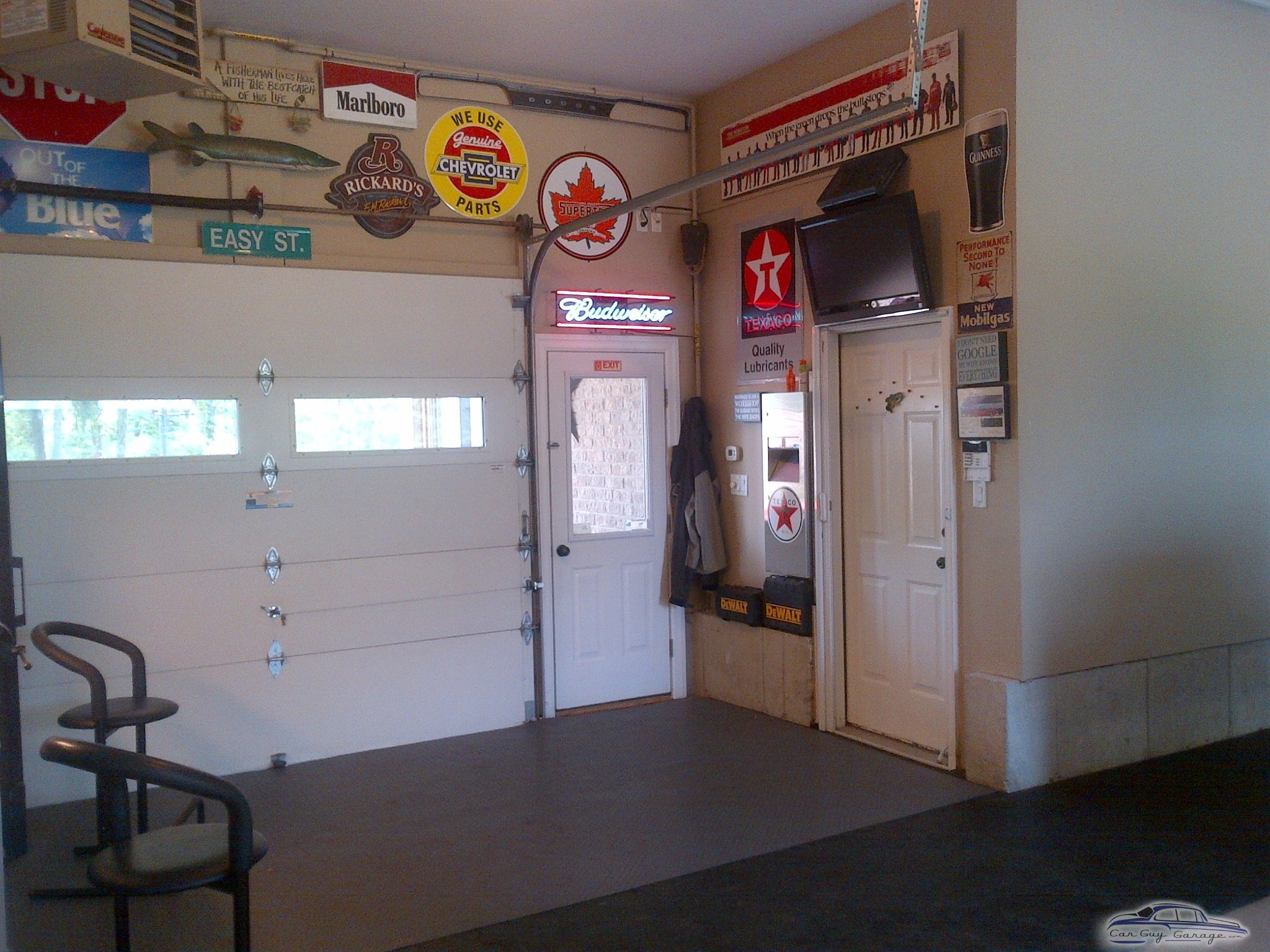 Pete's Garage from London, Ontario