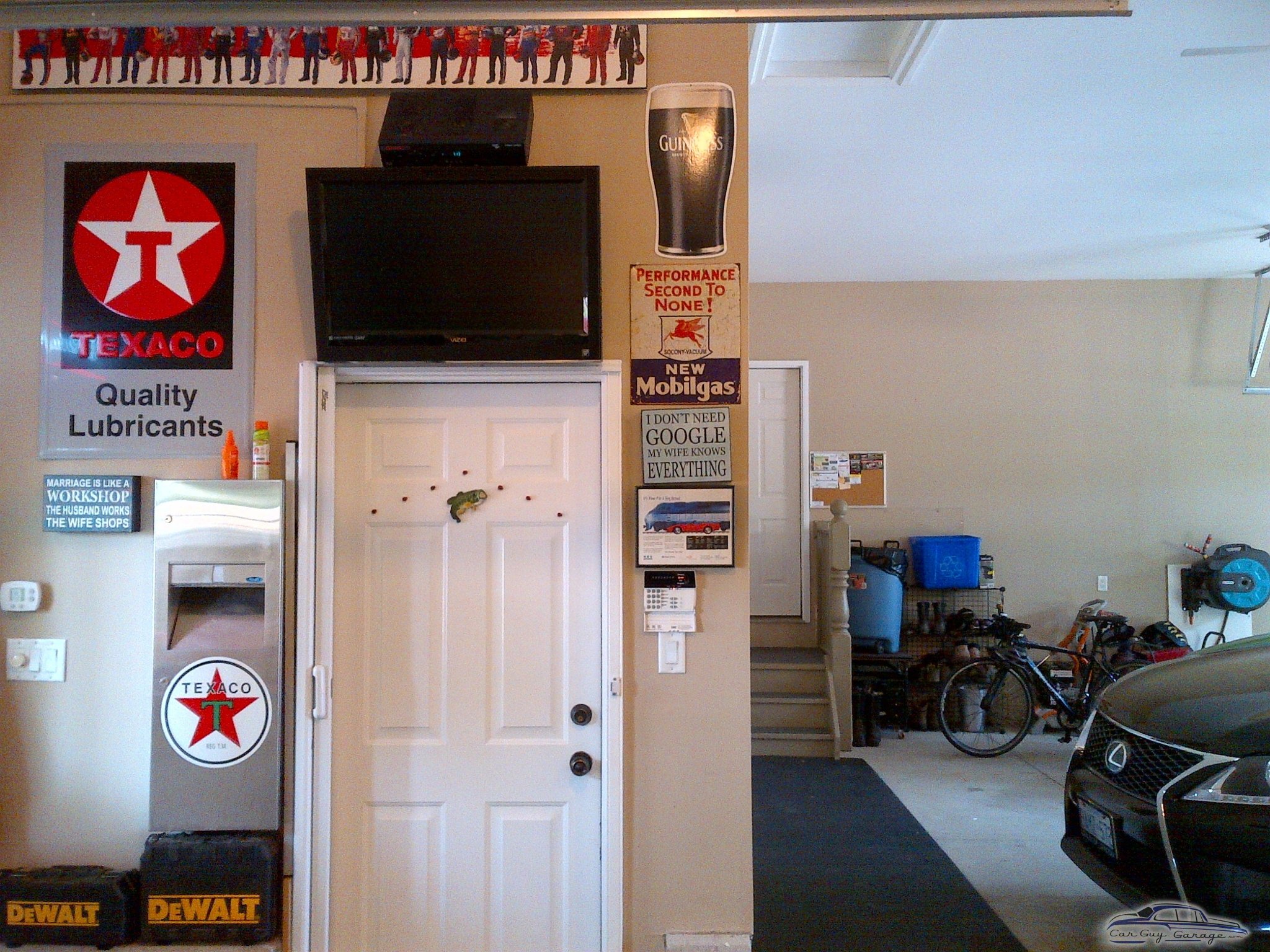 Pete's Garage from London, Ontario