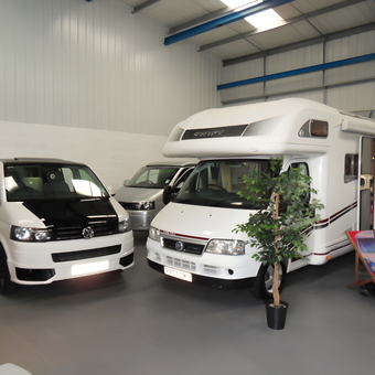 Spacious garage with camper van and cars - Mel from Rhondda Cynon Taff