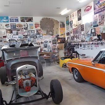 Classic Car Garage with Wall Art and Memorabilia - Rick from Lake Havasu City, Az