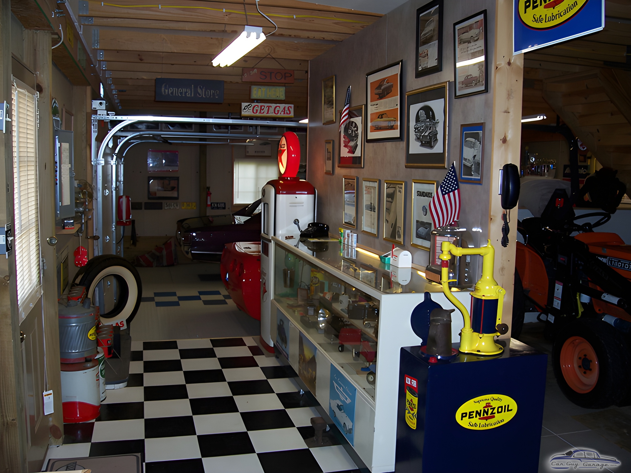 Retro Garage with Gas Pump, Pennzoil Decor, and Memorabilia - Tom from Medina, OH