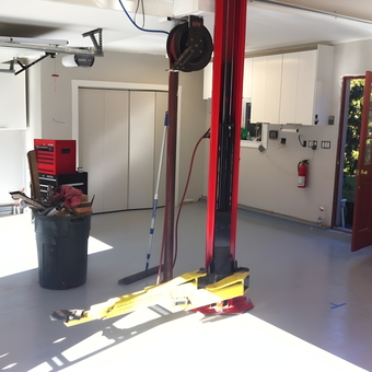 Organized garage with car lift and tool chest - Greg from Middletown, CT