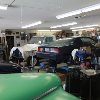 Classic Cars, Tool Chest, and Garage Decor - Hot Rod Alley Gara from Pinon Hills, CA