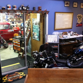 Motorcycles, Tool Chest, and Garage Decor Display - Tc
