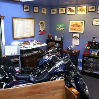 Harley Davidson Garage with Collectibles and Wall Art - Tc