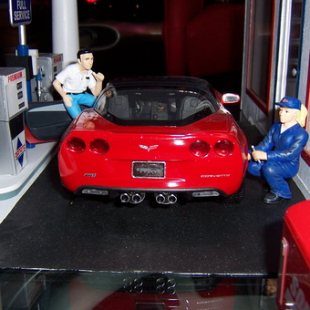 Diecast Corvette at Gas Station with Figures - 86 Ragman from Edmonton, Alberta