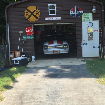 Classic Car Garage with Vintage Signs and Decor - Roger from Lincolnton, NC