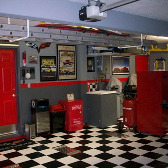 Checkered Garage Floor, Red Cabinets, Wall Art - Bert from Oro Valley, AZ
