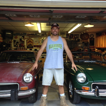 Classic Car Garage with Vintage Decor - Jer from Lake Geneva, WI