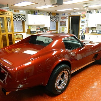 Classic Corvette in Decorated Garage with Cabinets - Jimmyzz3 from Auburn, IN