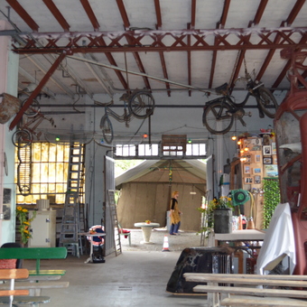 Automotive Decor and Vintage Bikes in Unique Garage - Pascal from Chambost-Allieres