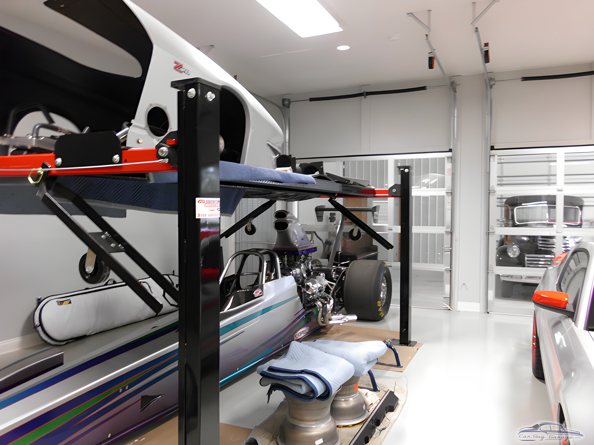 Race Car Lift and Classic Vehicles in Spacious Garage - Louis from Bourg, LA
