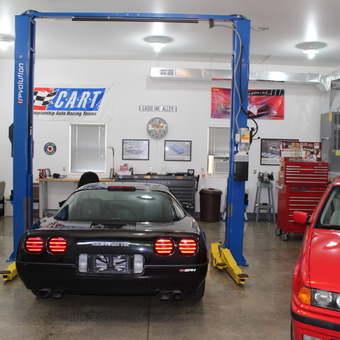 Garage With Car Lift, Corvette, Red Tool Chest - Stig from Epworth, IA
