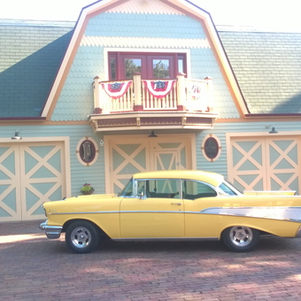 Classic Yellow Car and Decorative Barn Garage - Rick & Nancy from Panama City, FL