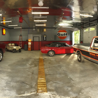 Classic Trucks, Vintage Signs, and Retro Decor - Dennis from Palmyra, ME