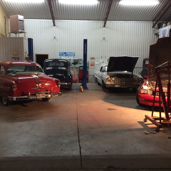 Classic Cars and Garage Tools in Spacious Workshop - Andre from St-Hyacinthe, Quebec