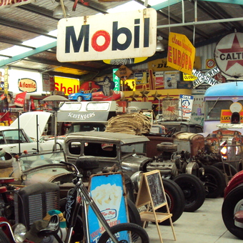 Vintage Gas Station Signs and Classic Cars Garage - Paul from Leeston, New Zealand