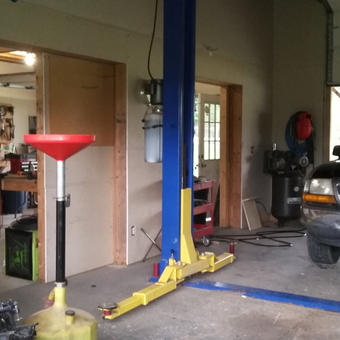 Garage with Car Lift, Oil Drain, and Workbench - Nikki from Clanton, AL