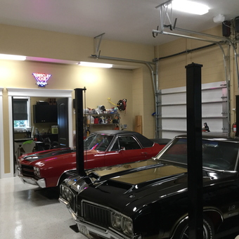 Classic Muscle Cars and Car Lift in Organized Garage - Tom from Polk City, Florida