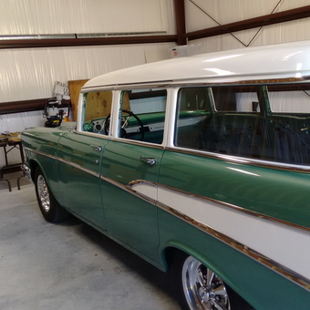 Classic Chevy Wagon and Workbenches in Spacious Garage - Pat from Cocoa, Fl.