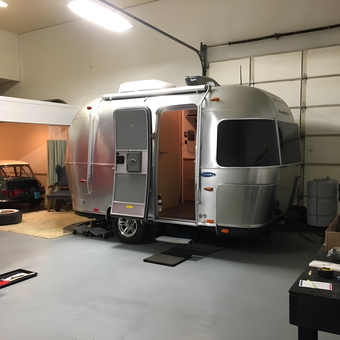 Airstream Trailer and Classic Car in Spacious Garage - Shadow 13 from Pasadena, California