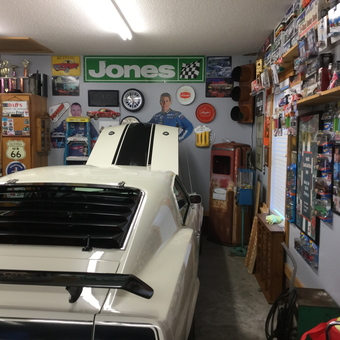Classic Car Garage with Collectibles and Signs - Zip from Sumter, Sc