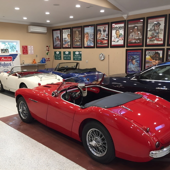 Classic Car Garage with Austin Healey Decor - Bill from St. Johns, FL