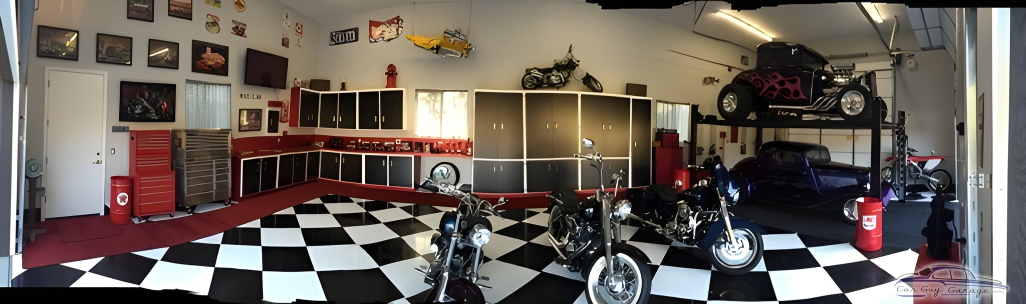 Custom Garage with Checkered Floor and Cabinets - Lenny from Alpine, CA