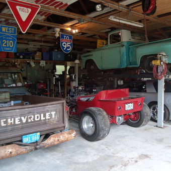 Classic Cars, Garage Signs, and Auto Lift Display - Pat from Edgewater, Fla