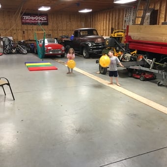 Spacious garage with classic cars and tools - Kmitch from Joliet, Illinois
