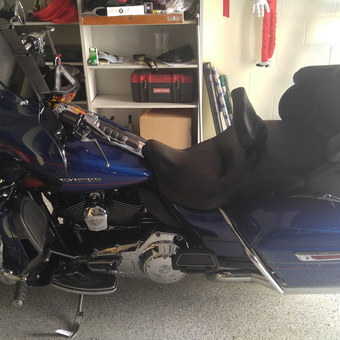 Blue Harley Touring Motorcycle with Storage Shelves - Taz from El Cajon, CA