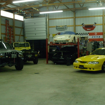 Spacious Garage With Car Lift, Jeeps, and Tools - Jerryjeeper from Ottawa Lake, Michigan