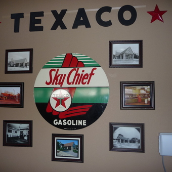 Texaco Sky Chief Sign and Vintage Photos - Bentz Texaco from Crossville, TN