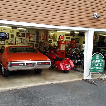 Classic Cars, Motorcycles, and Garage Decor - Ironman44826 from Galesburg, Illinois