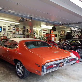 Classic Cars, Motorcycles, and Decor in Custom Garage - Ironman44826 from Galesburg, Illinois