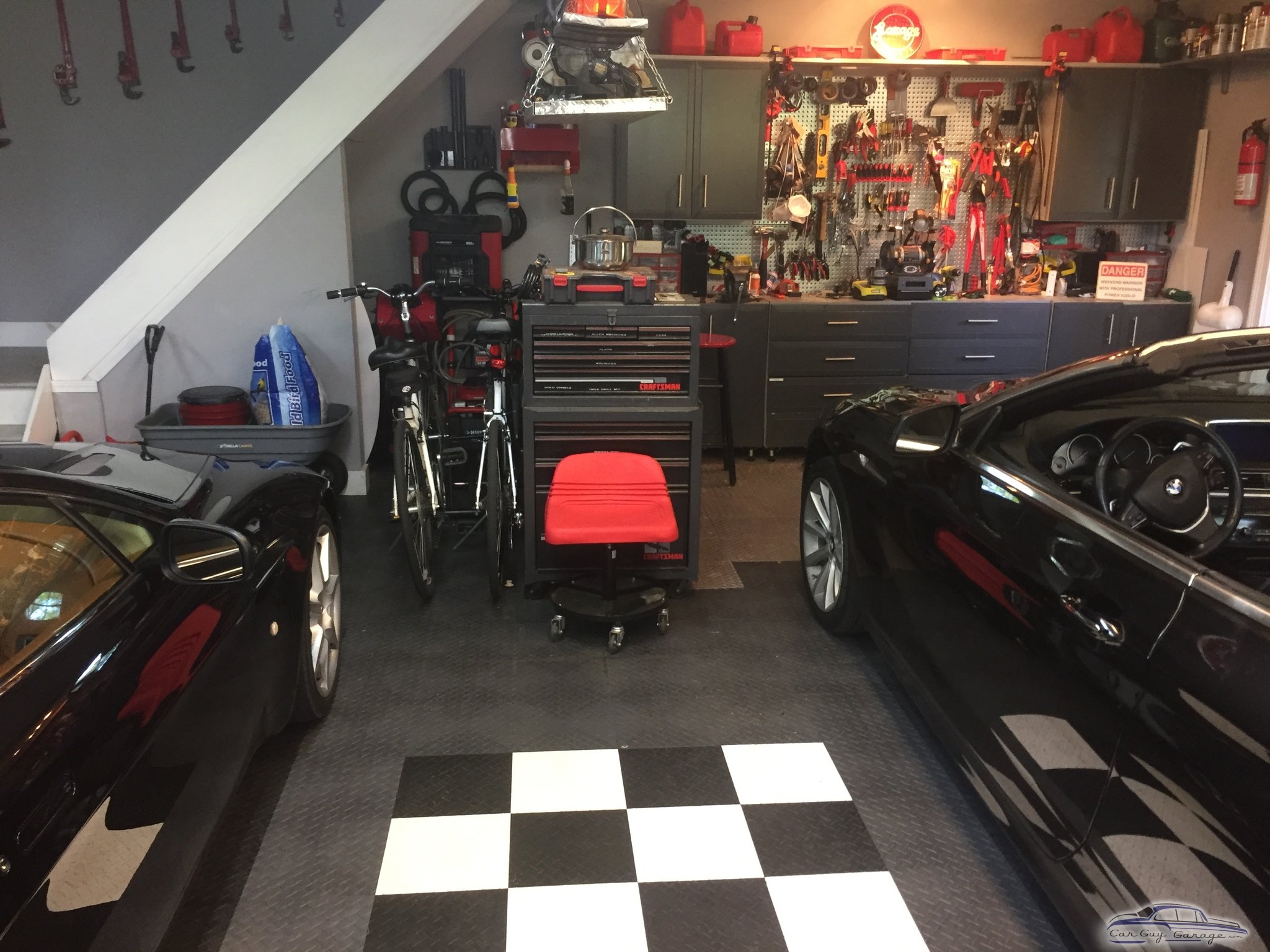 Lou's Garage from Garden City, NY