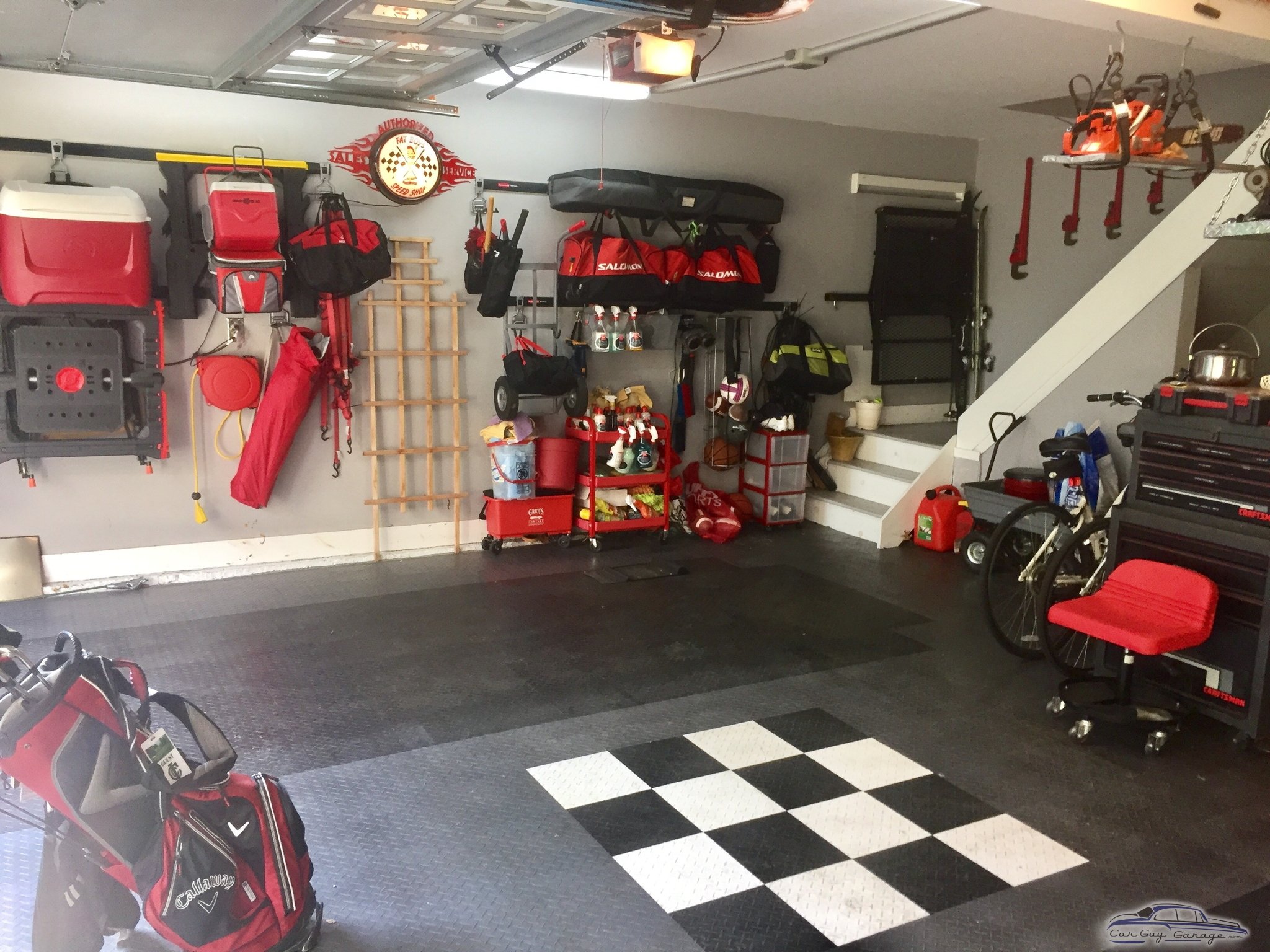 Lou's Garage from Garden City, NY
