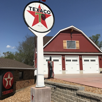 Texaco Gas Station Sign and Pump by Red Barn Garage - Forvettes from Arnold, MO