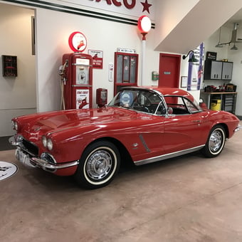Classic Red Corvette and Texaco Decor Garage - Forvettes from Arnold, MO