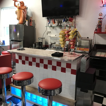 Retro Diner Garage Bar with Stools and Decor - Vince from Punta Gorda, FL