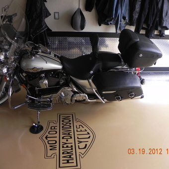 Harley Motorcycle, Diamond Plate Wall, Logo Floor - remzy from Rogers, AR