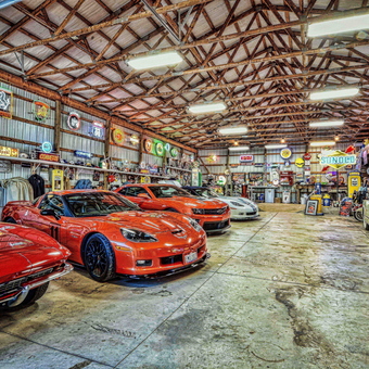 Classic Corvette Garage with Neon Signs and Memorabilia - Jeff from Canal Winchester, Ohio