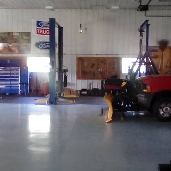 Spacious Garage with Tool Chest and Vehicle Lift - Tovar from Cheshire, Mass.