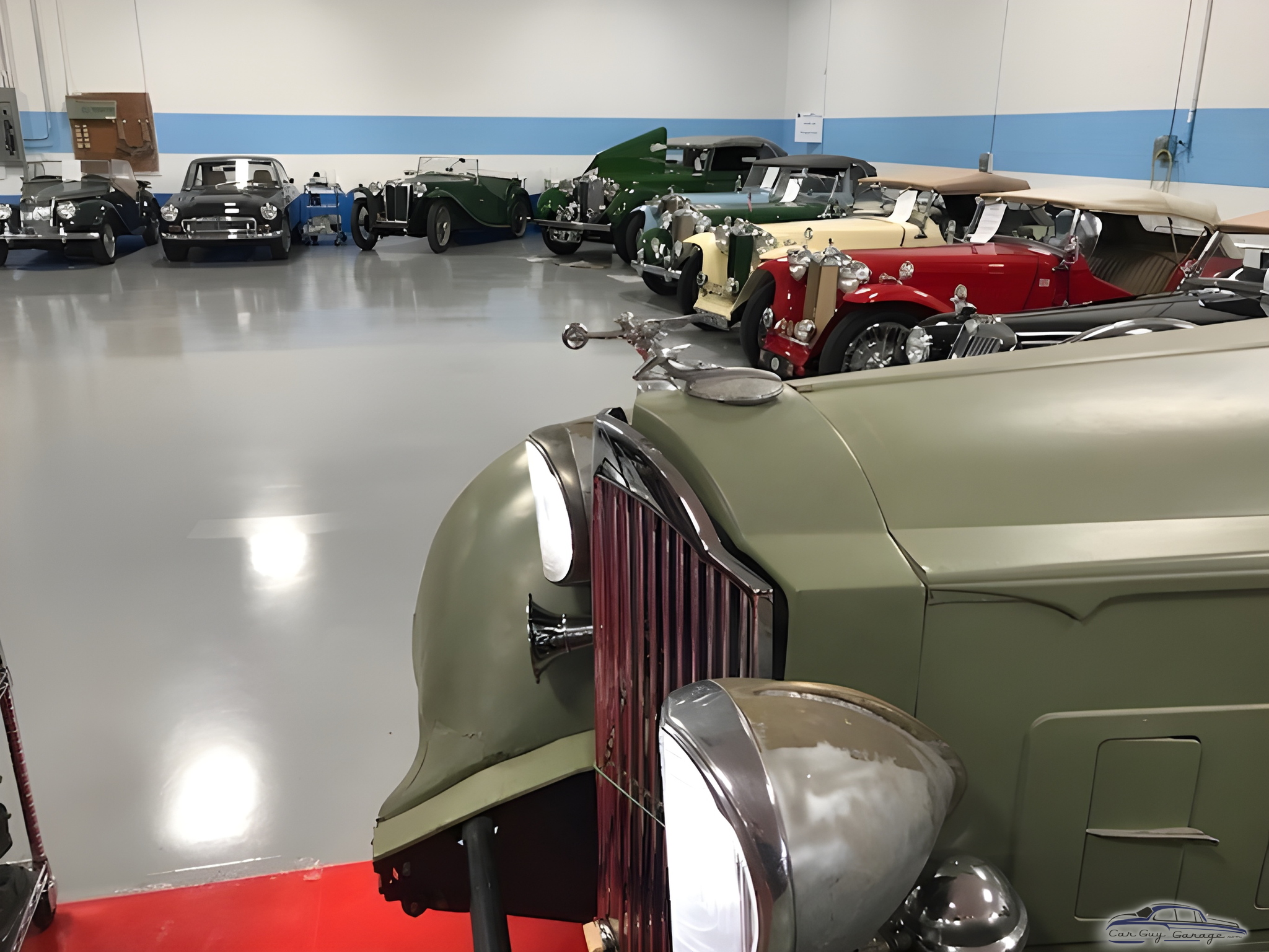 Classic Cars Displayed in Spacious Garage - Lee from Dearborn, MI