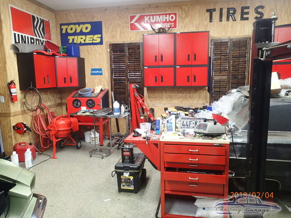 Mikes Garage from San Antonio, Texas showing Red Steel