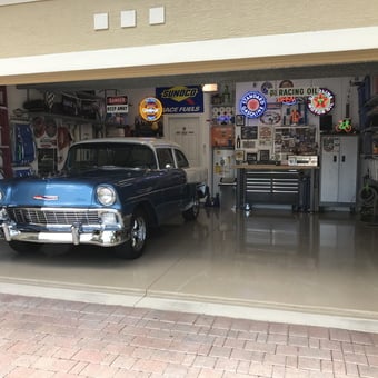 Classic Car Garage with Neon Signs and Tool Storage - Dave from Estero, Fl