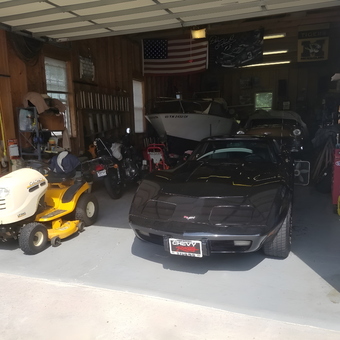Classic Car, Boat, and Tools in Spacious Garage - Rob from Clarksville, TN
